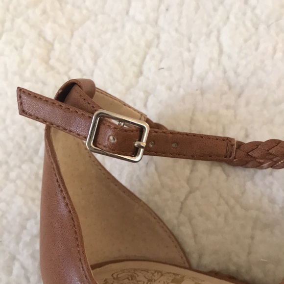 NWOB | Vince Camuto | Tan Strappy Open Toe High Heel Size 8 - Picture 6 of 16